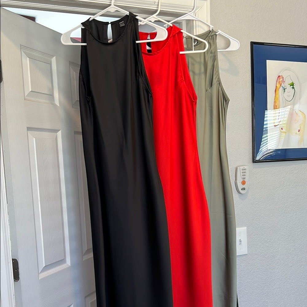 Elegant Sleeveless Dresses with Keyhole Detail
